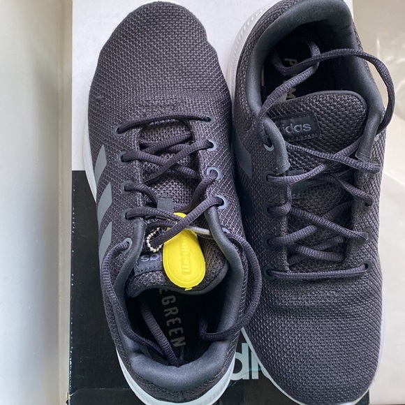 Adidas size Size 8 women’s cloudfoam athletic shoes QTFlex - black w/grey stripe - Picture 4 of 9